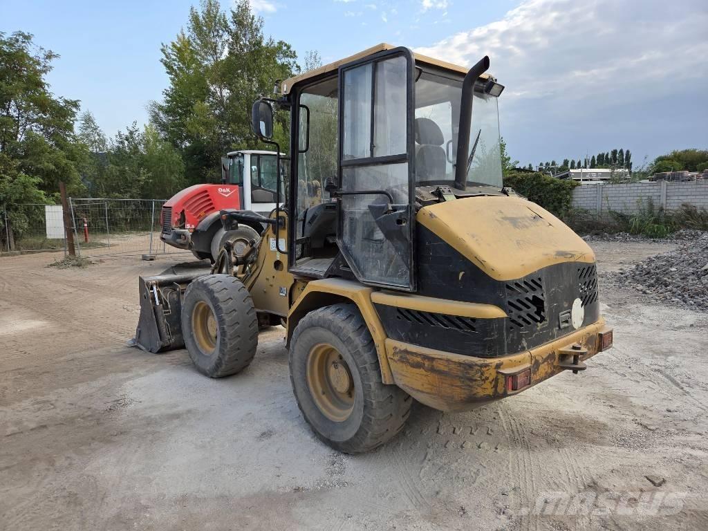 CAT 906 Utovarivači na kotačima
