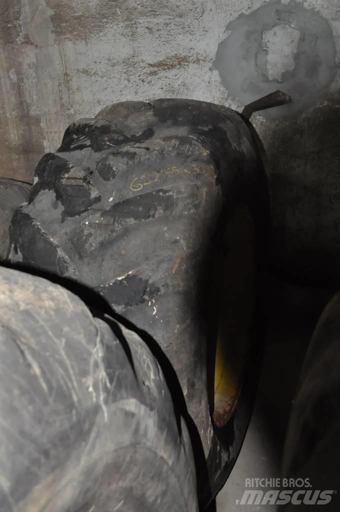 Nokian 620/55x30.5 Gume, kotači i naplatci