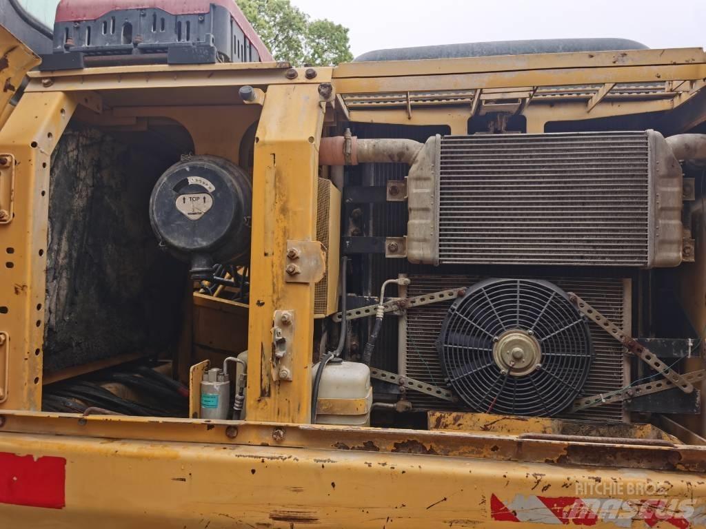 Komatsu PC 200-7 Bageri gusjeničari