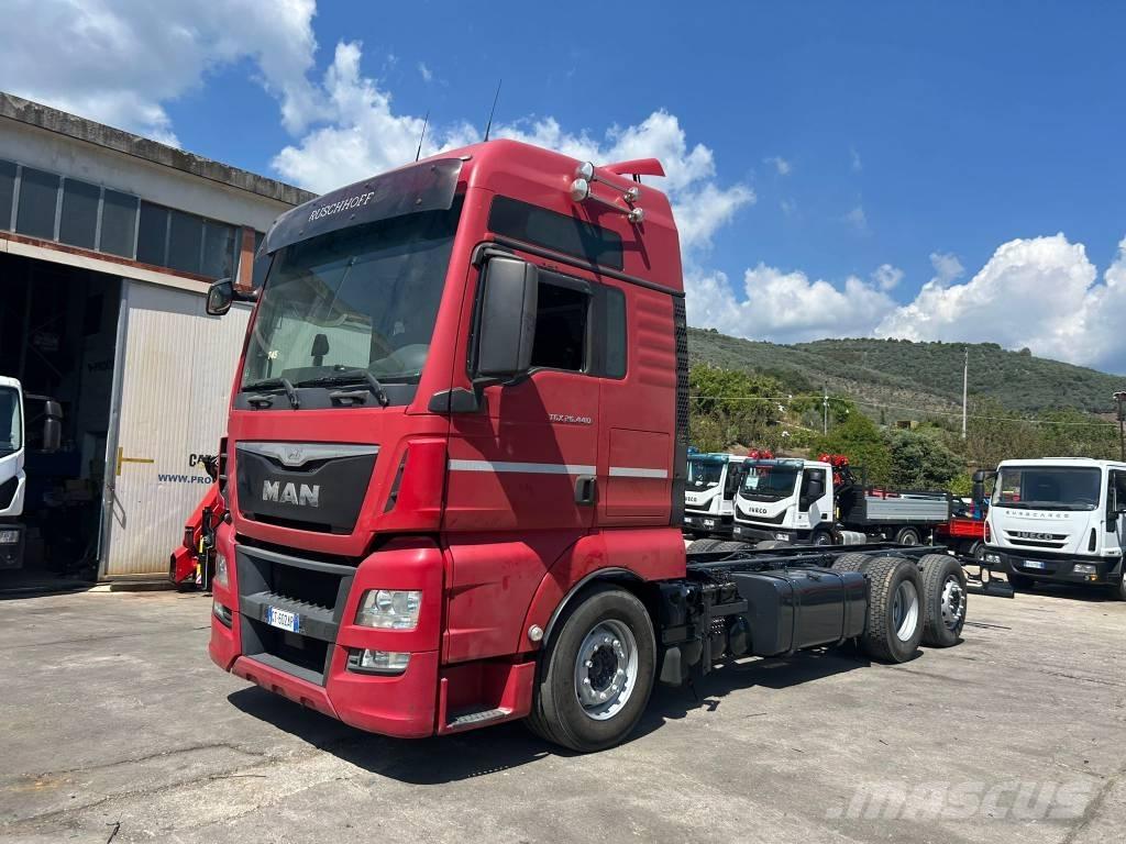 MAN TGX 26.440 Kamioni s ravnim pločom / vitlom