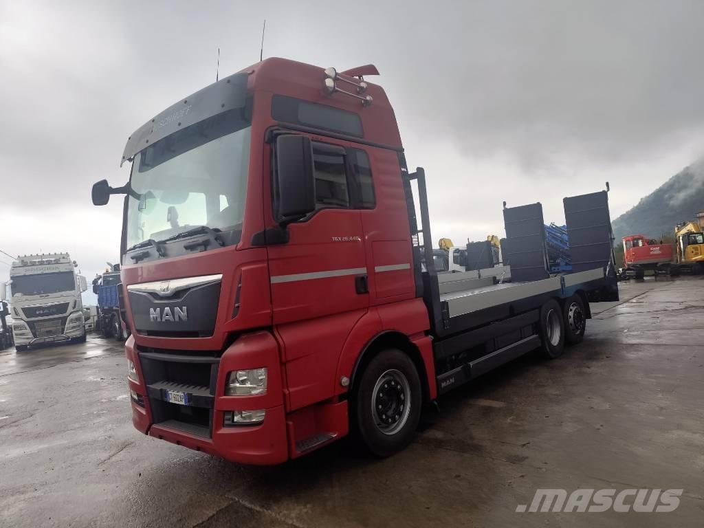 MAN TGX 26.440 Kamioni s ravnim pločom / vitlom