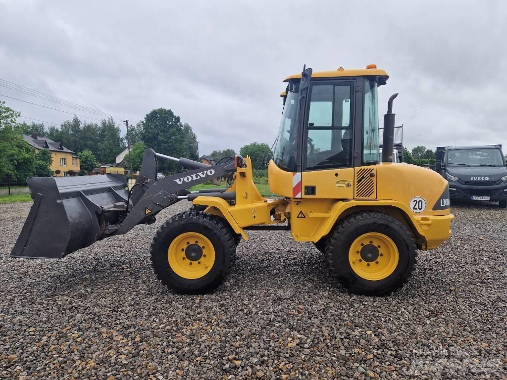Volvo L 30 Utovarivači na kotačima