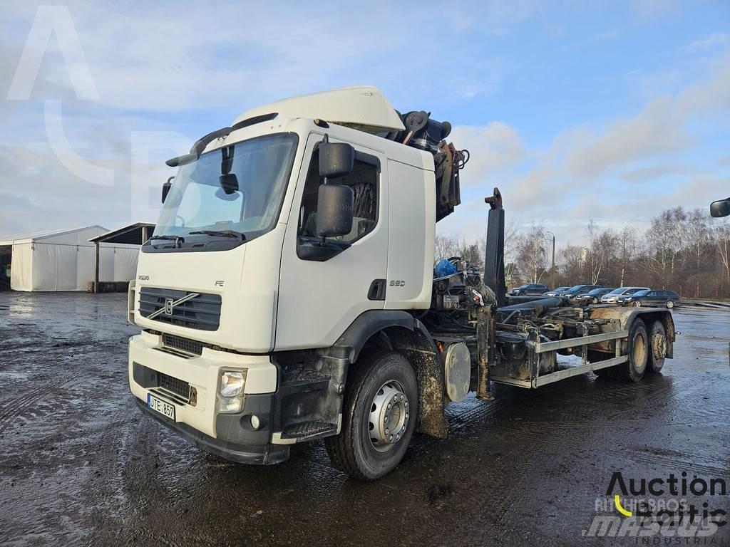 Volvo FE320 Rol kiper kamioni s kukama za dizanje