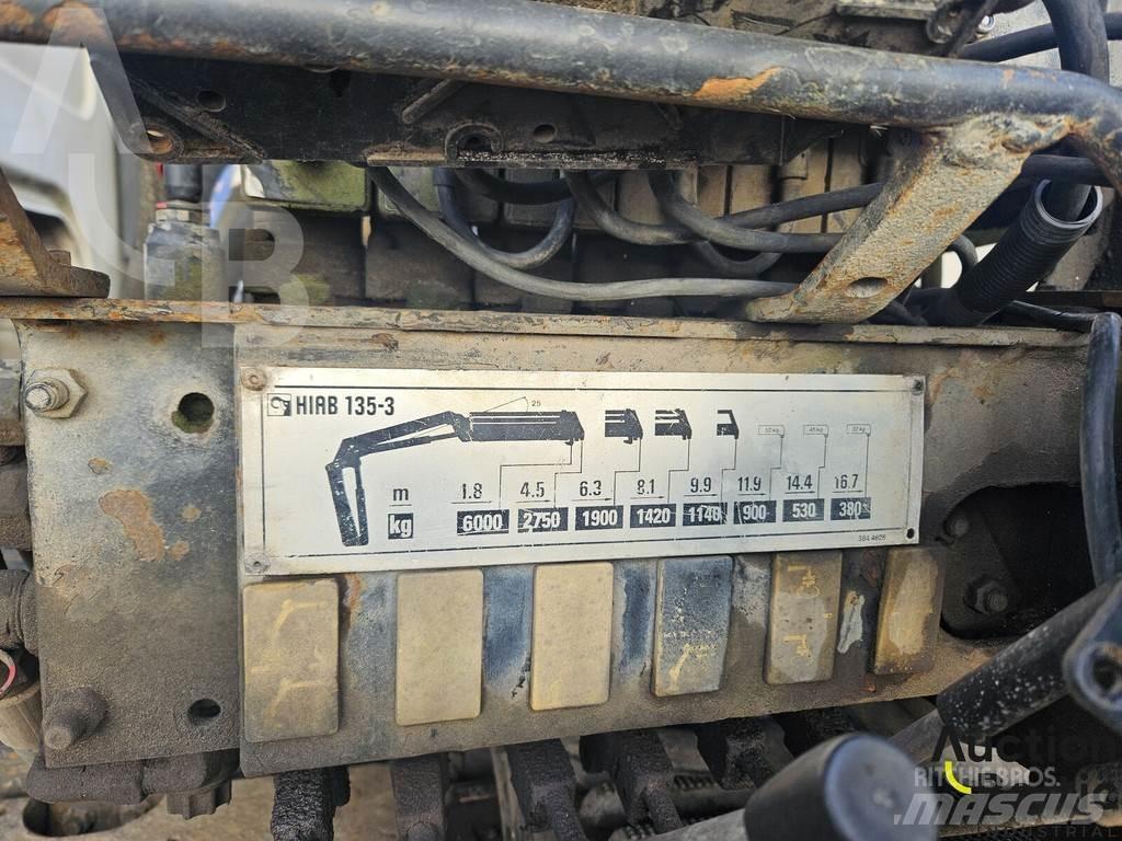 Volvo FE320 Rol kiper kamioni s kukama za dizanje
