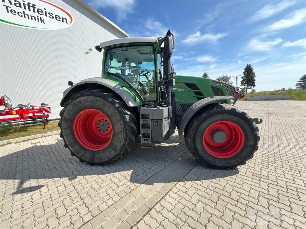 Fendt 828 Vario Traktori