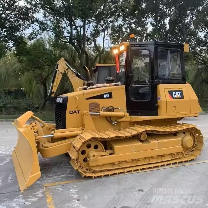 CAT D 5 K Buldožeri gusjeničari