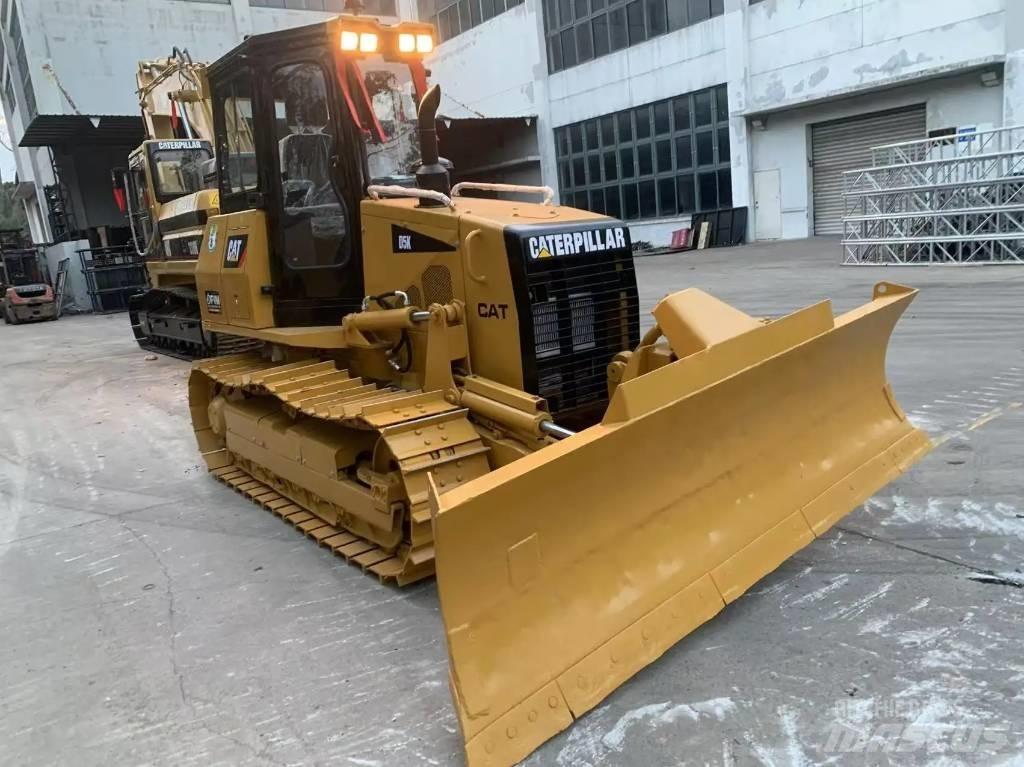 CAT D 5 K Buldožeri gusjeničari
