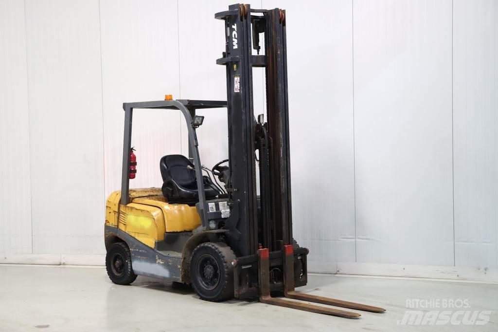 TCM FD25T3 Dizelski viličari
