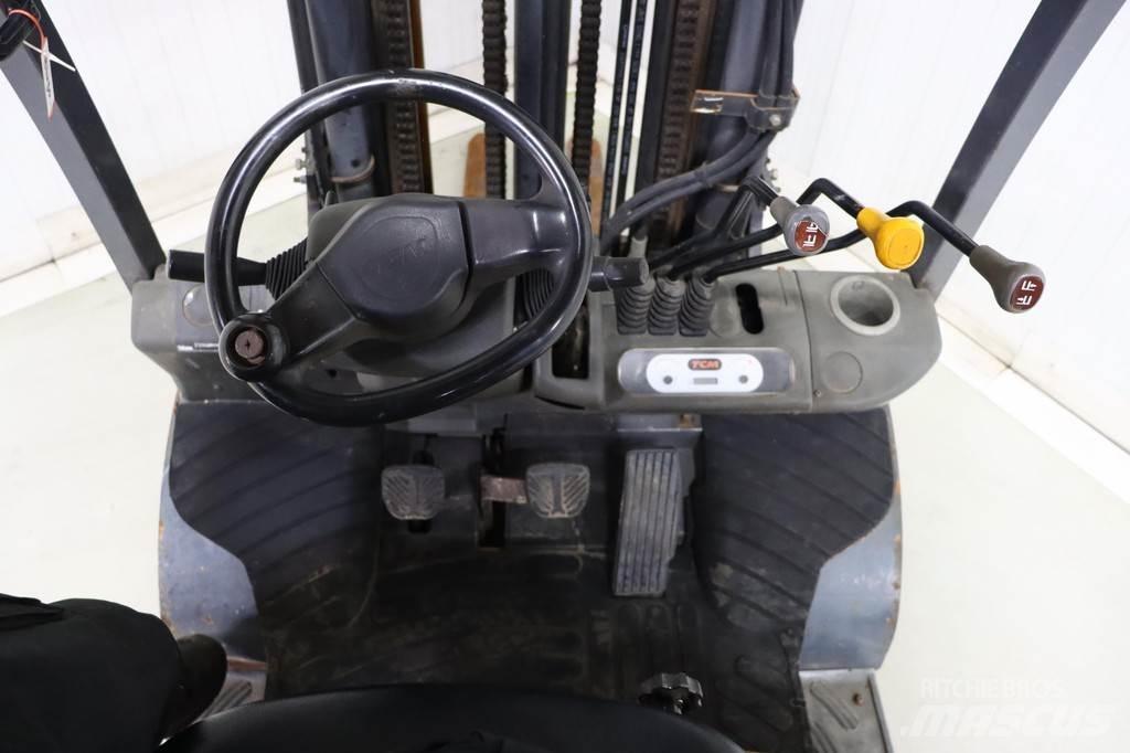 TCM FD25T3 Dizelski viličari