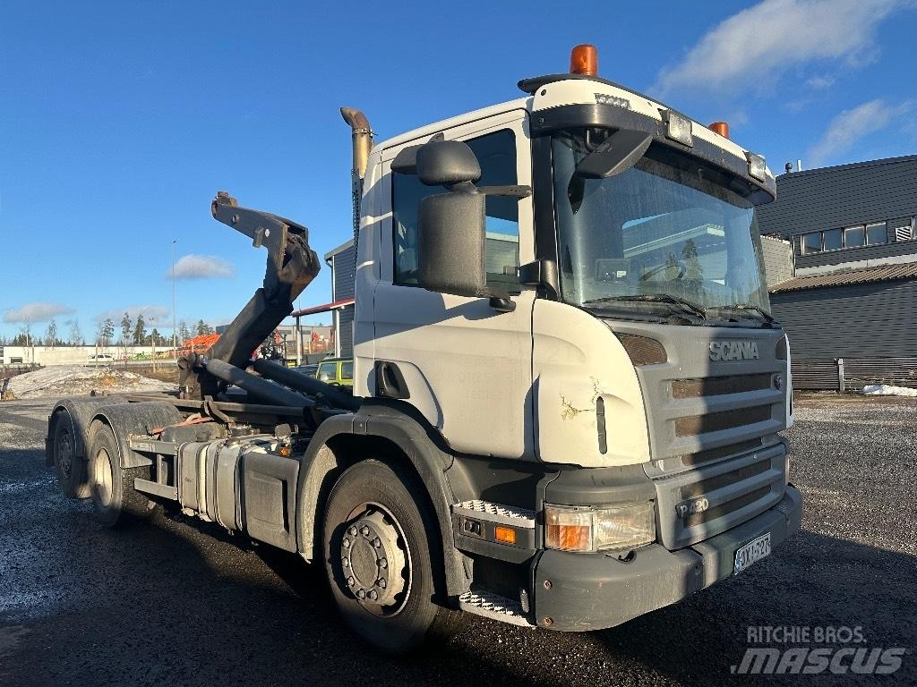 Scania P420 Rol kiper kamioni s kukama za dizanje