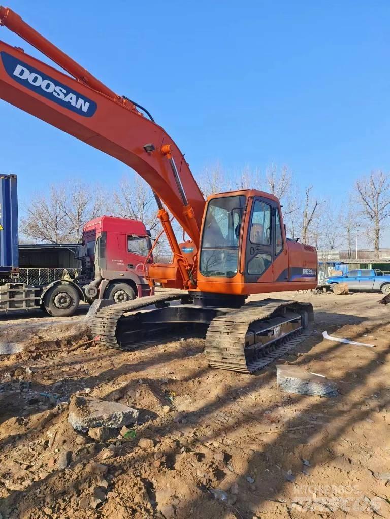Doosan DH225LC-7 Bageri gusjeničari