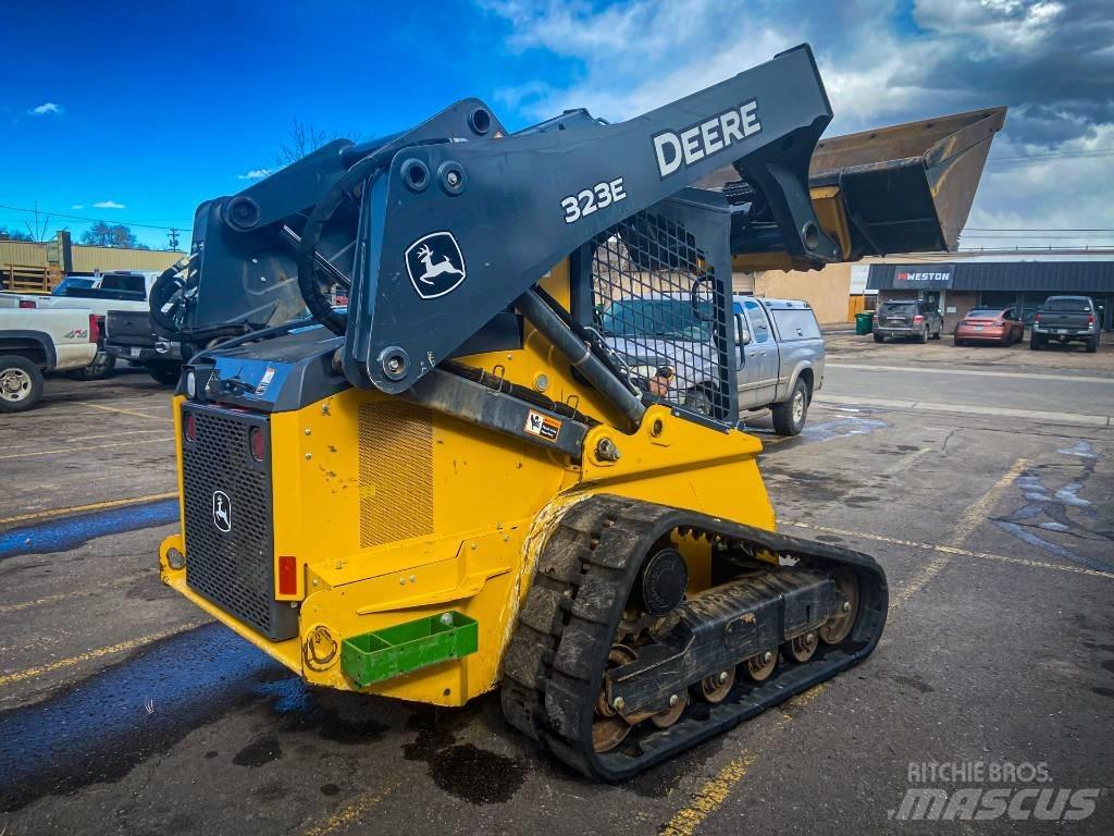 John Deere 323 E Skid steer mini utovarivači