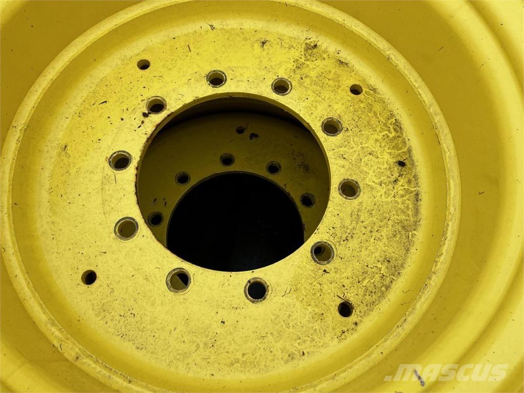 John Deere 15x28 Gume, kotači i naplatci