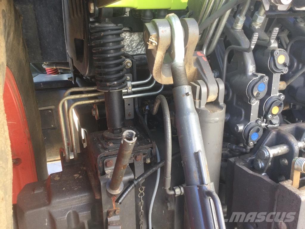 CLAAS ARION 620 Traktori