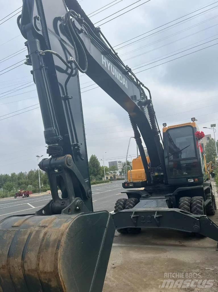 Hyundai 210WVS Bageri na kotačima
