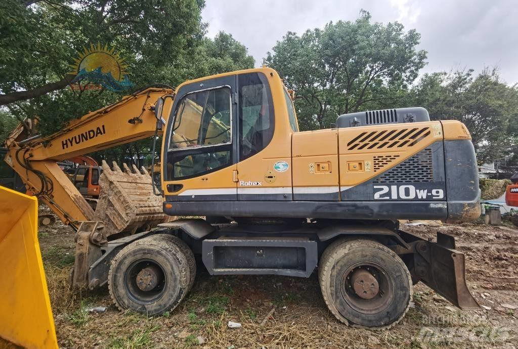 Hyundai R210W-9 Bageri na kotačima