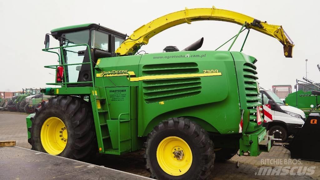 John Deere 7300 Strojevi za krmu na vlastiti pogon
