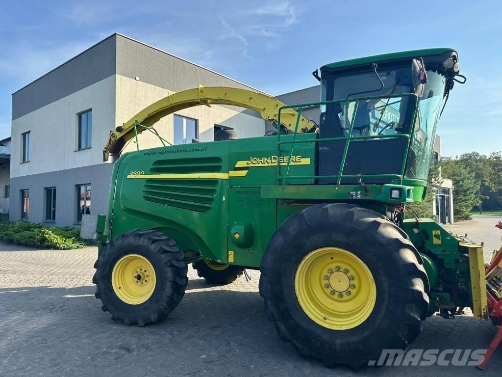John Deere 7300 Strojevi za krmu na vlastiti pogon