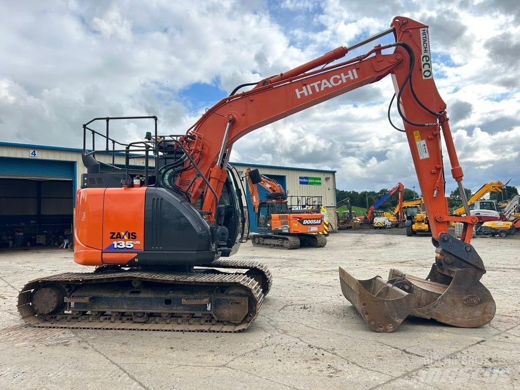 Hitachi ZX135 US-6 Bageri gusjeničari