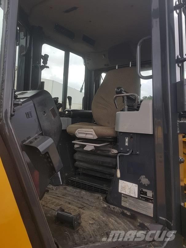 Komatsu D 51 EX-22 Buldožeri gusjeničari