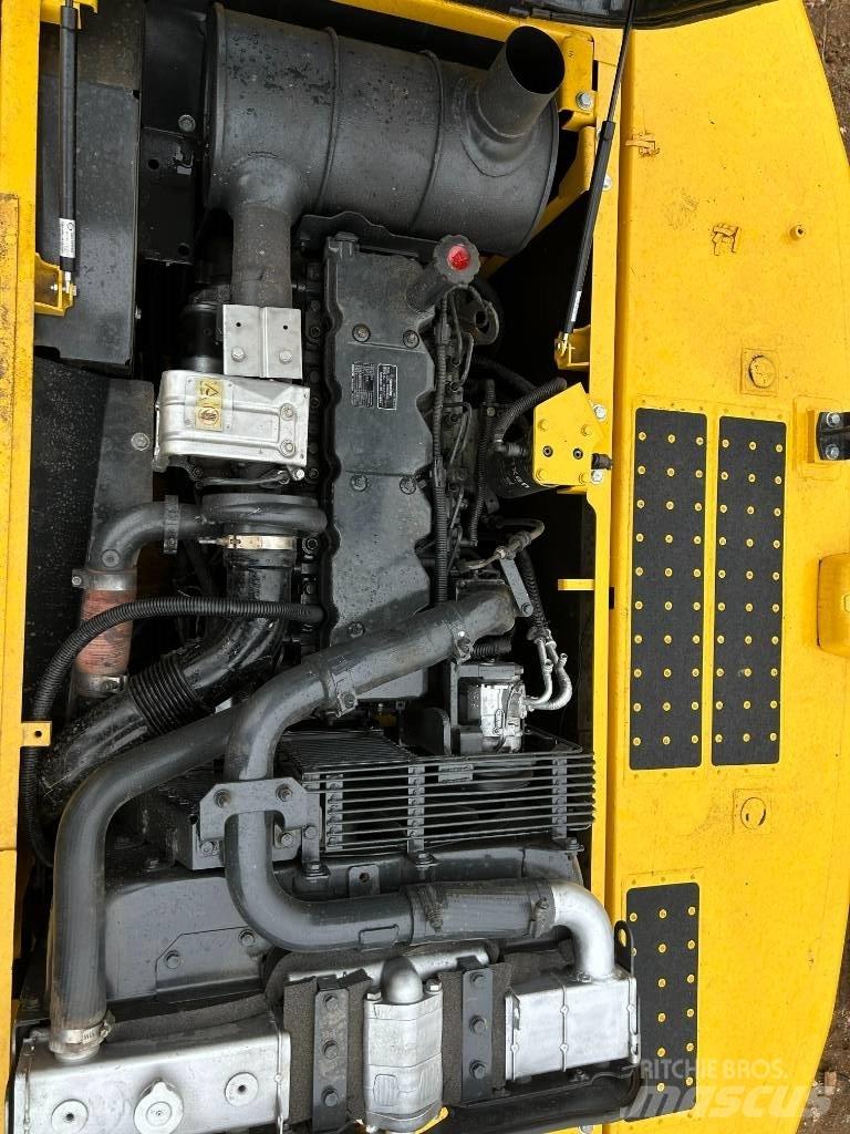 Komatsu 240-8 Bageri gusjeničari
