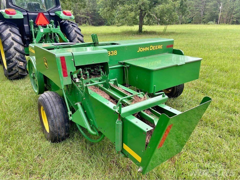 John Deere 338 Baler Balirke za kockaste bale