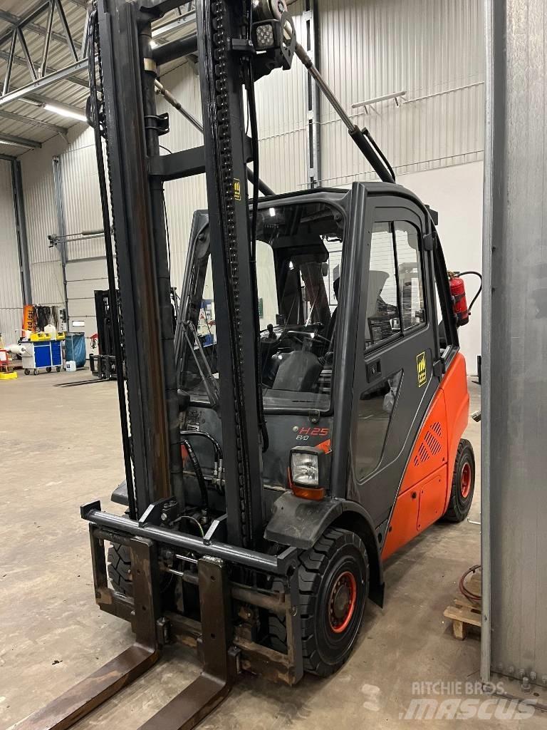 Linde H25D-02 Dizelski viličari