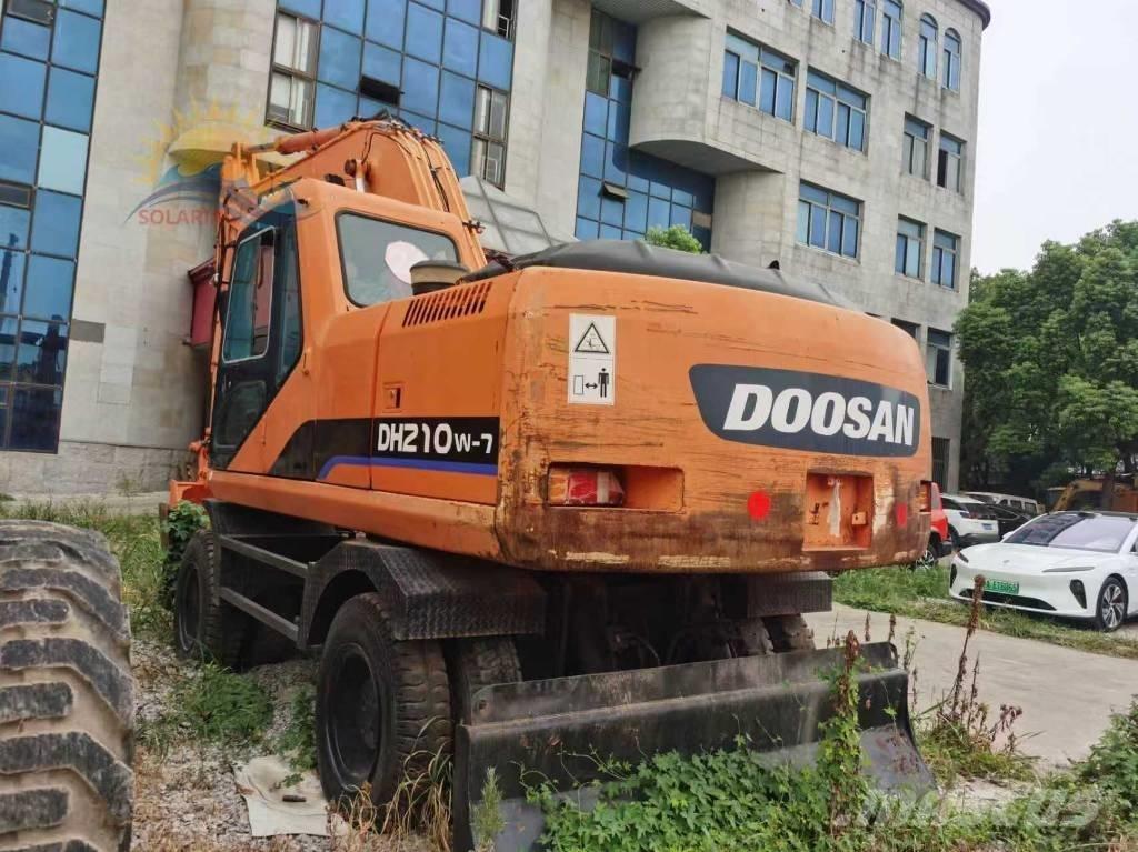 Doosan DH 210 W-7 Bageri na kotačima
