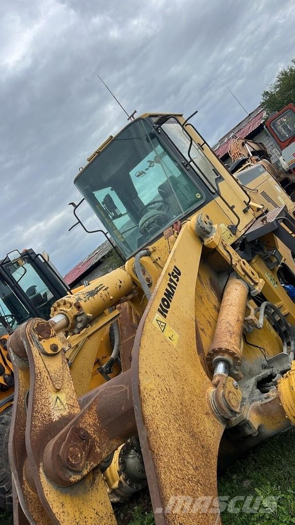 Komatsu WA 470-3H Radijatori