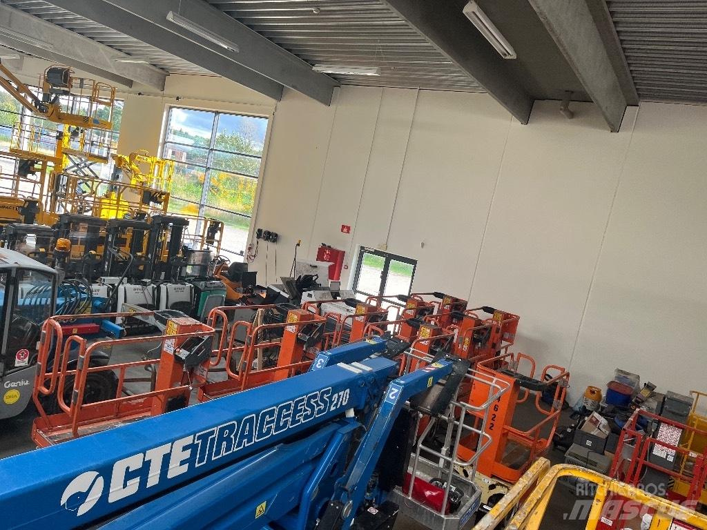 JLG 1230 ES Škaraste platforme