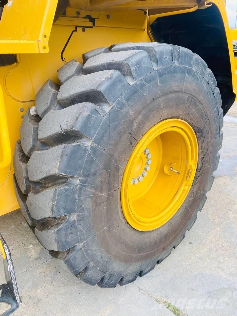 CAT 926m Utovarivači na kotačima