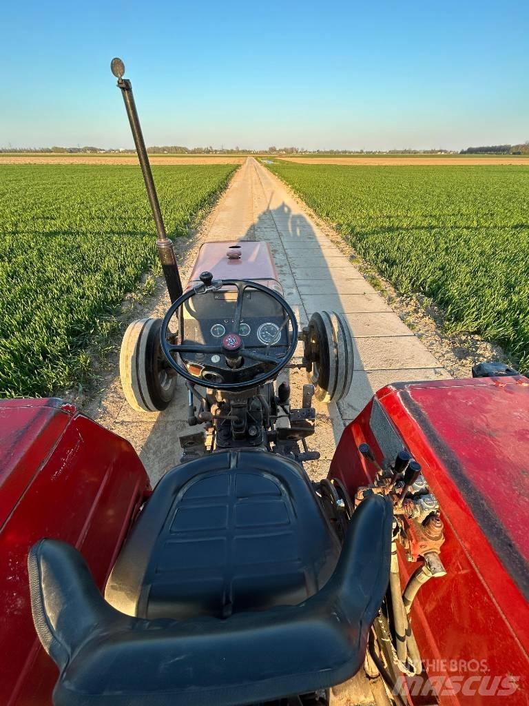 Massey Ferguson 240 Traktori