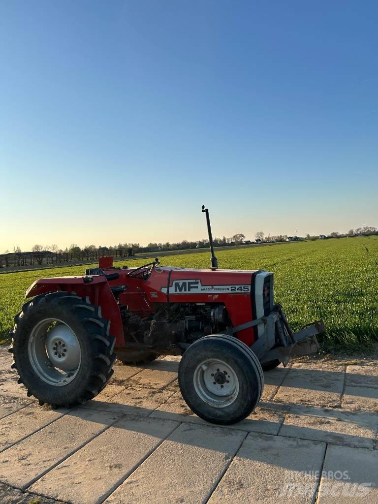 Massey Ferguson 240 Traktori