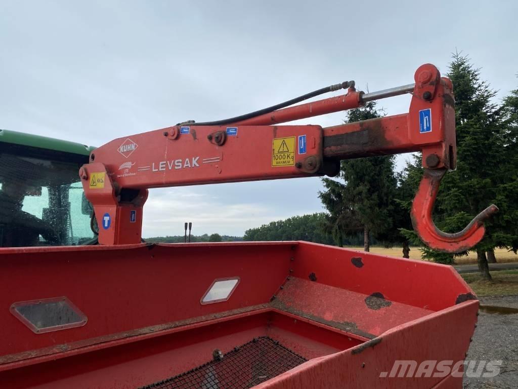 Kuhn M863 Rasipači mineralnog  gnojiva