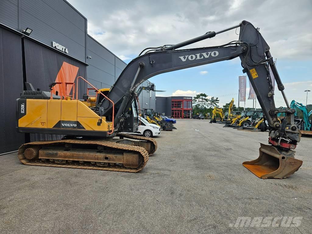 Volvo EC 250 EL Bageri gusjeničari