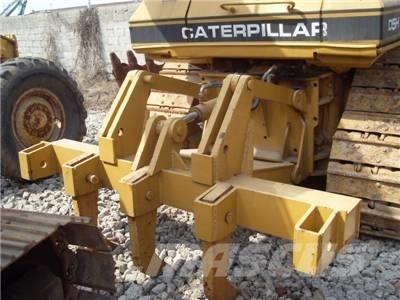 CAT D 5 H Buldožeri gusjeničari