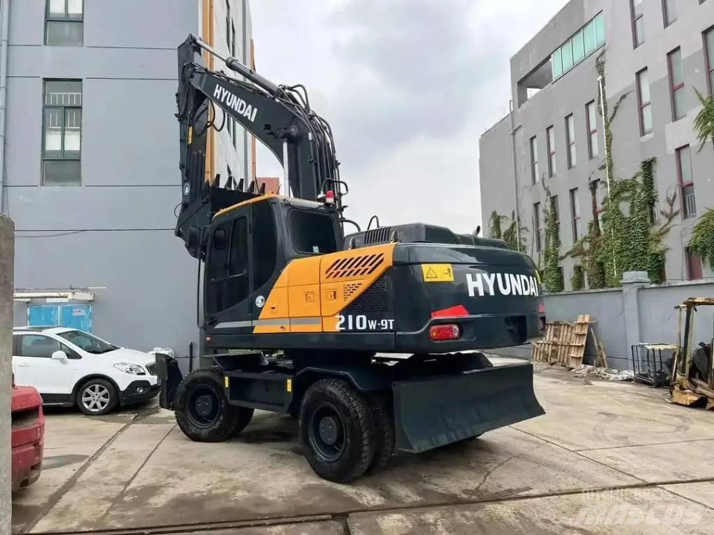 Hyundai R210W-9 Bageri na kotačima