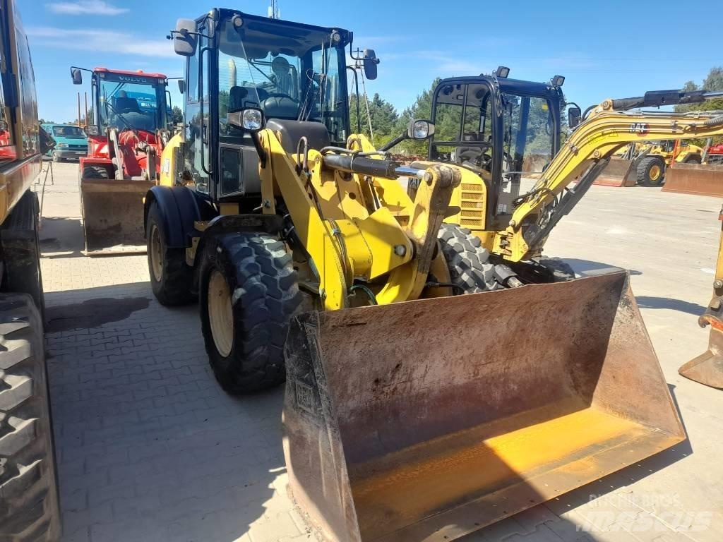 CAT 908M Utovarivači na kotačima