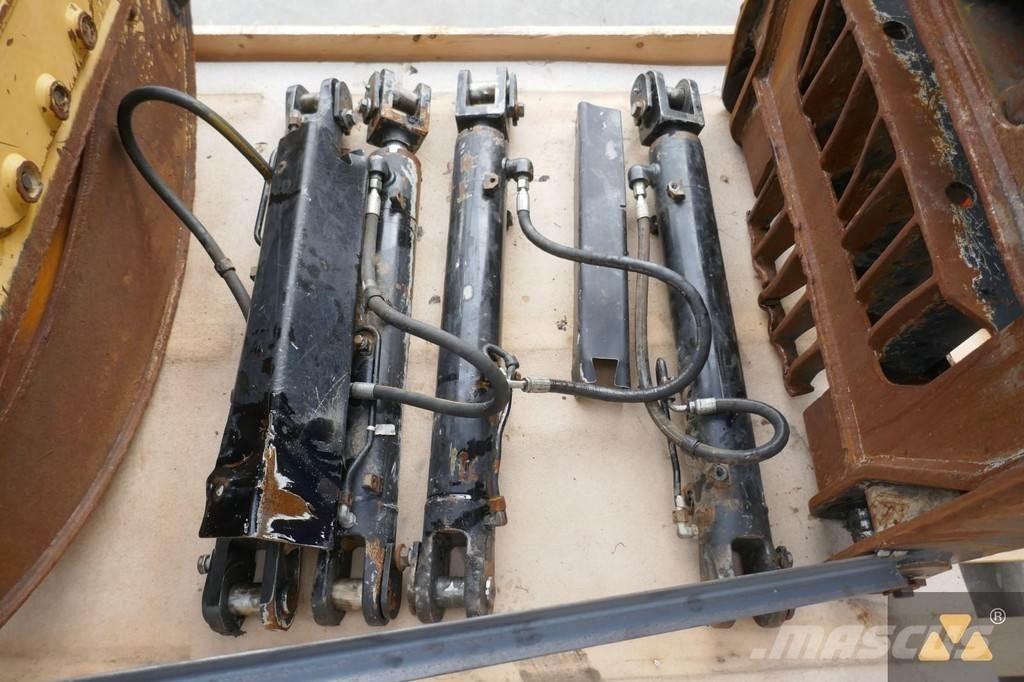 CAT 525D Grapple Transport – ostalo