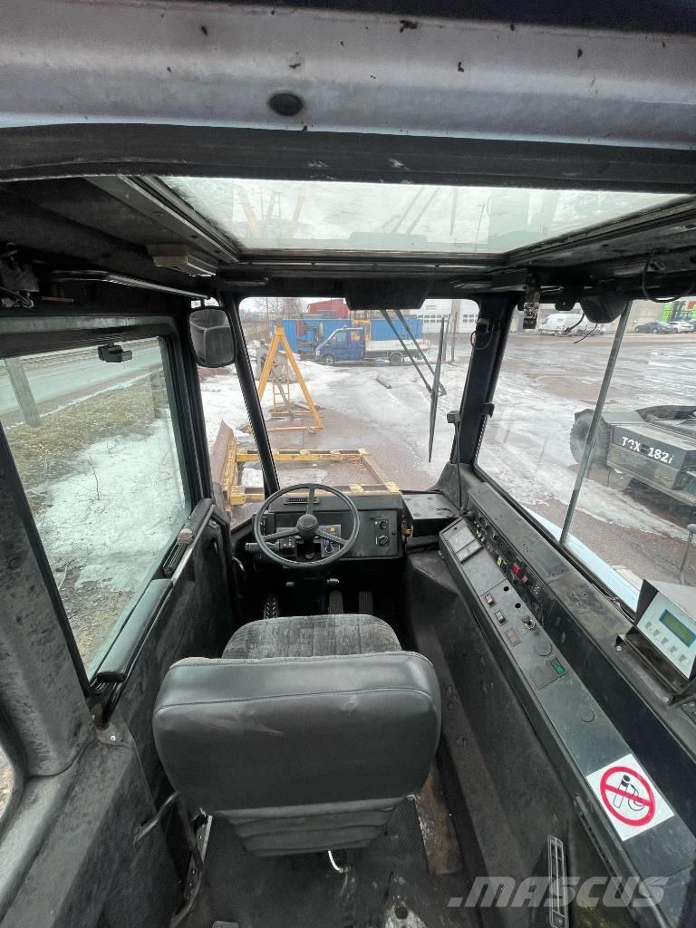 Sisu TRX181 Vučna vozila