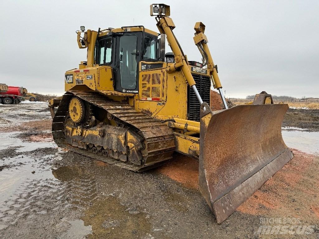 CAT D 6 T XW Buldožeri gusjeničari