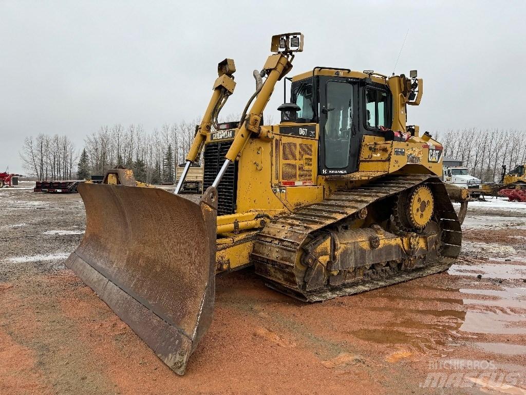 CAT D 6 T XW Buldožeri gusjeničari