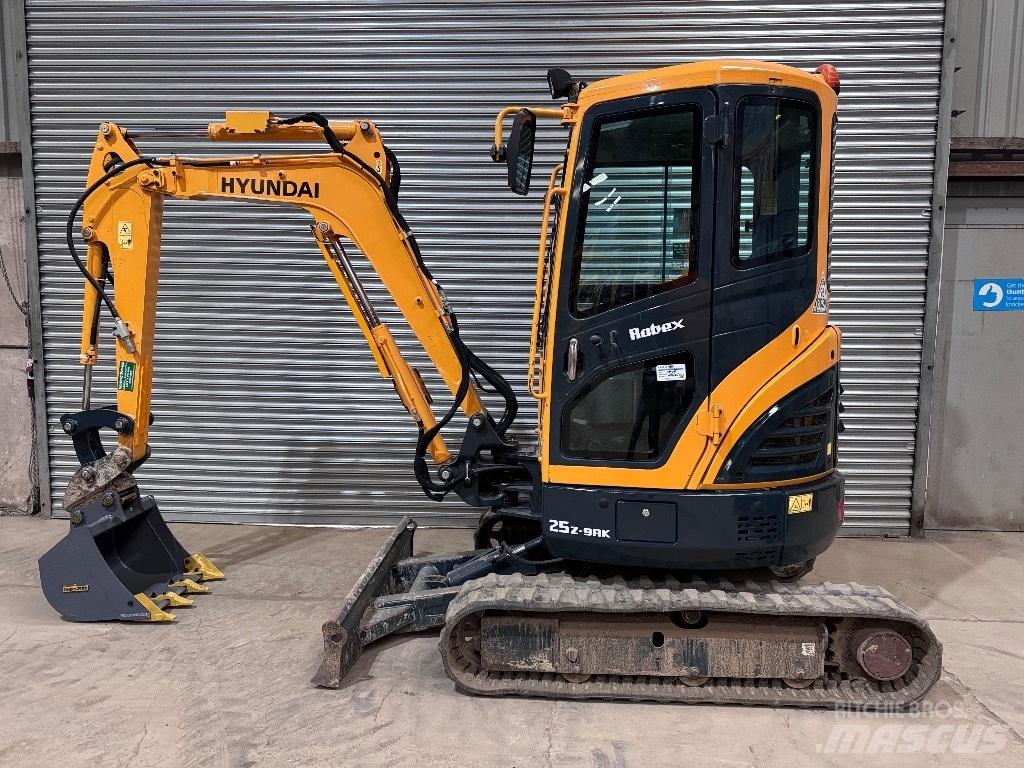 Hyundai R25Z-9 AK Mini bageri <7t