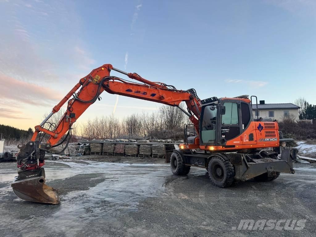 Doosan DX 140 W Bageri na kotačima
