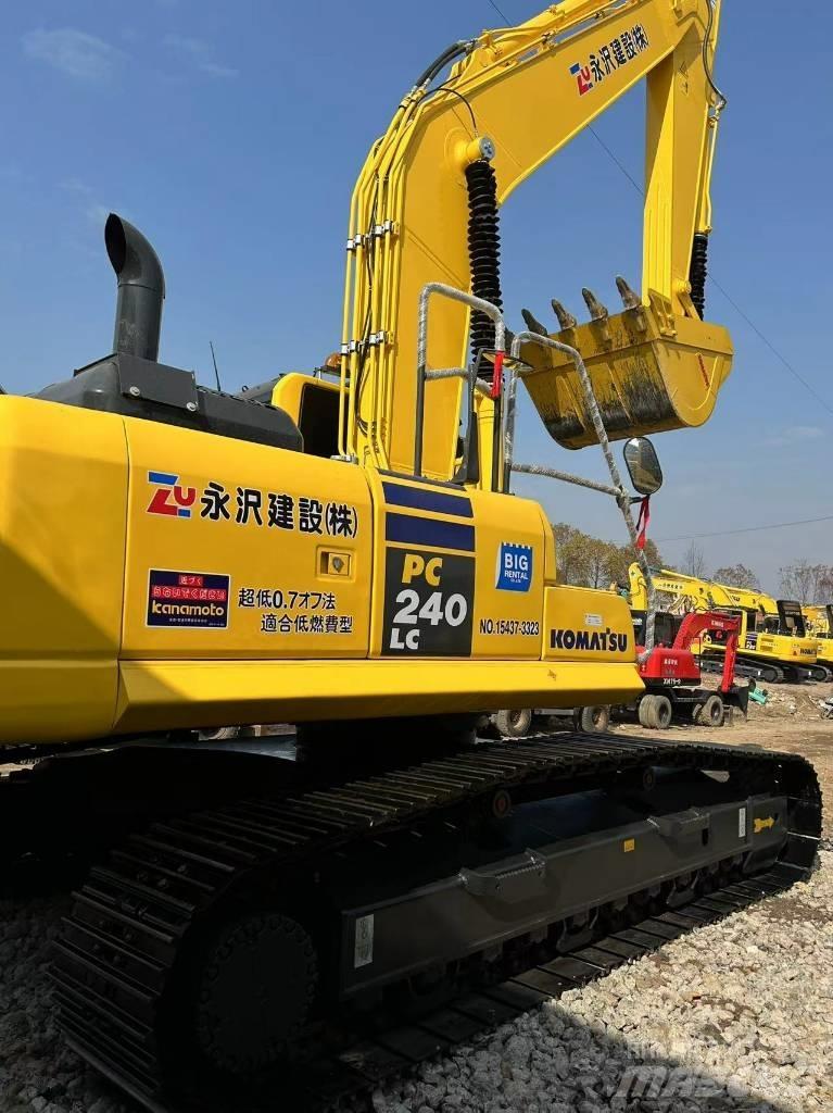 Komatsu 240-8 Bageri gusjeničari