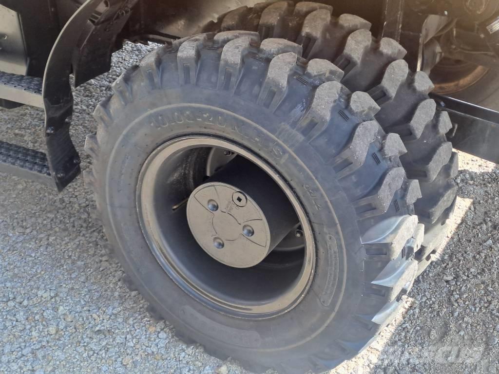 CAT M318F Bageri na kotačima