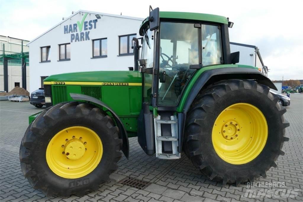 John Deere 6910 Traktori
