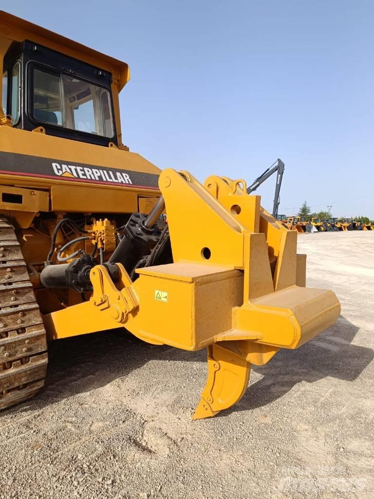 CAT D 8 L Buldožeri gusjeničari