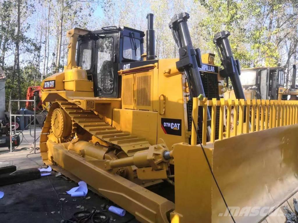 CAT D7H Buldožeri gusjeničari