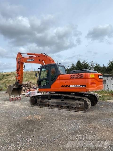Doosan DX 225 NLC Bageri gusjeničari